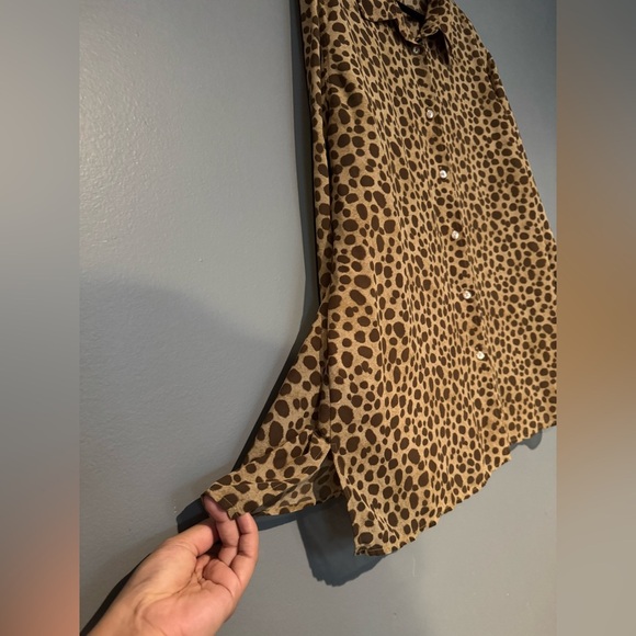 Liz Claiborne Brown Polka Dot Button Down Shirt - Picture 8 of 9